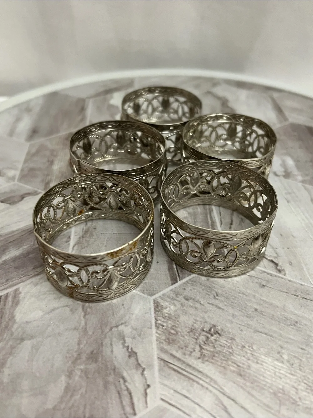 Set of 5 Silver Tone Filigree Napkin Rings Floral Scroll Table Decor Vintage